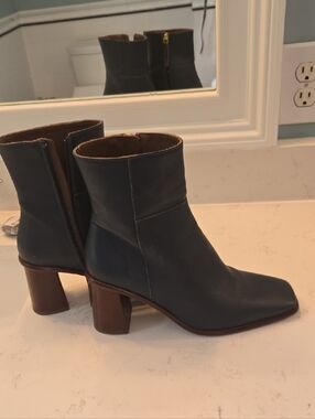 ALOHAS Slate Gray Leather Ankle Boots with Brown Block Heel